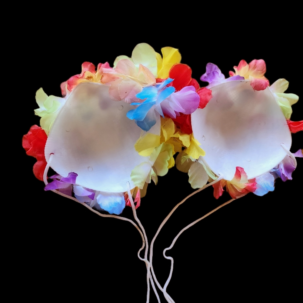 3 Piece Hawaiian Flower Bikini Top and 2 Wrist Bracelets - Picture 4 of 4